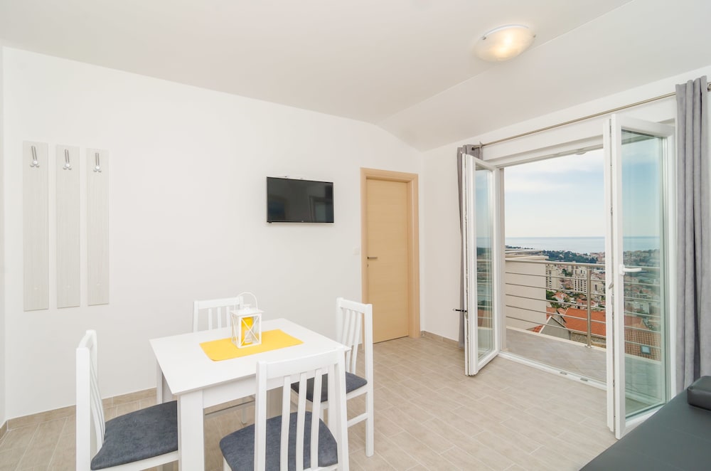 Apartments Villa Dadic 14/70