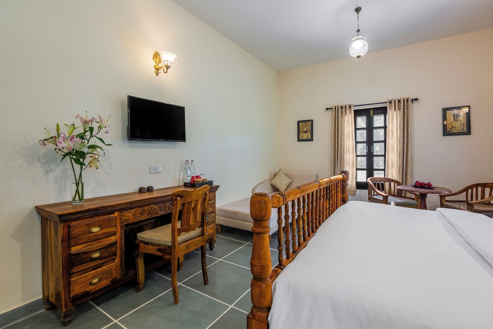 HAVELI, KING BED