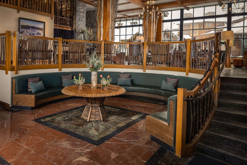 The Lodge At Spruce Peak 66/83