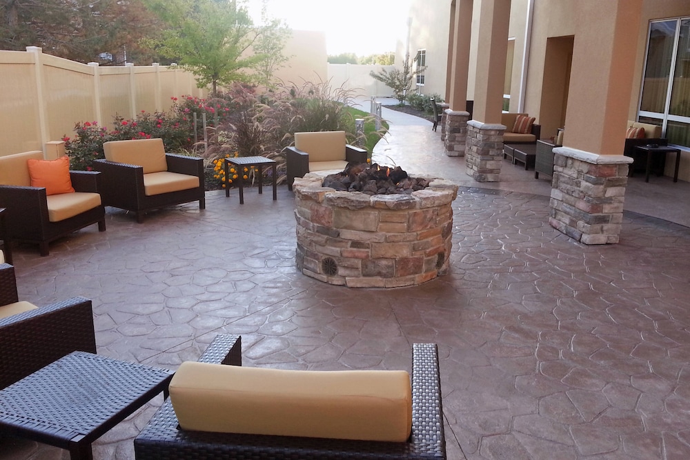 Courtyard by Marriott Evansville East 34/57