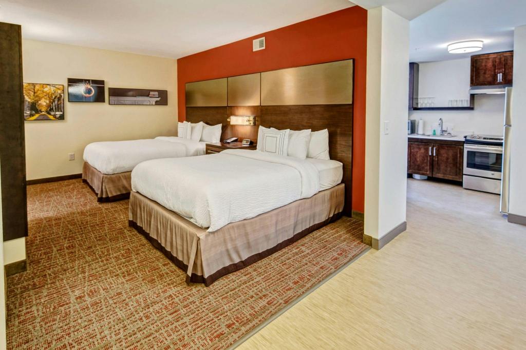 1 Bedroom, Executive, Suite, 2 Queen Beds, Sofa, High Floor