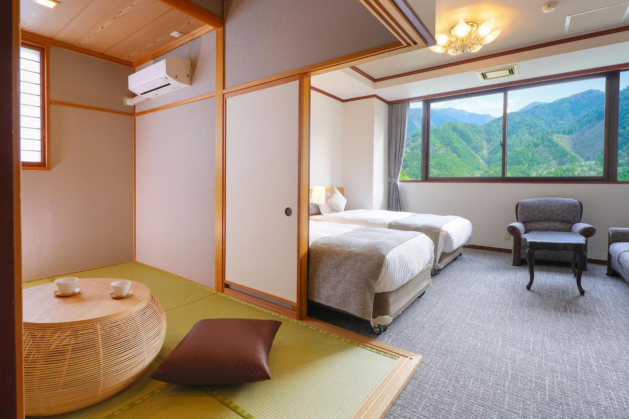 Superior, Twin Beds