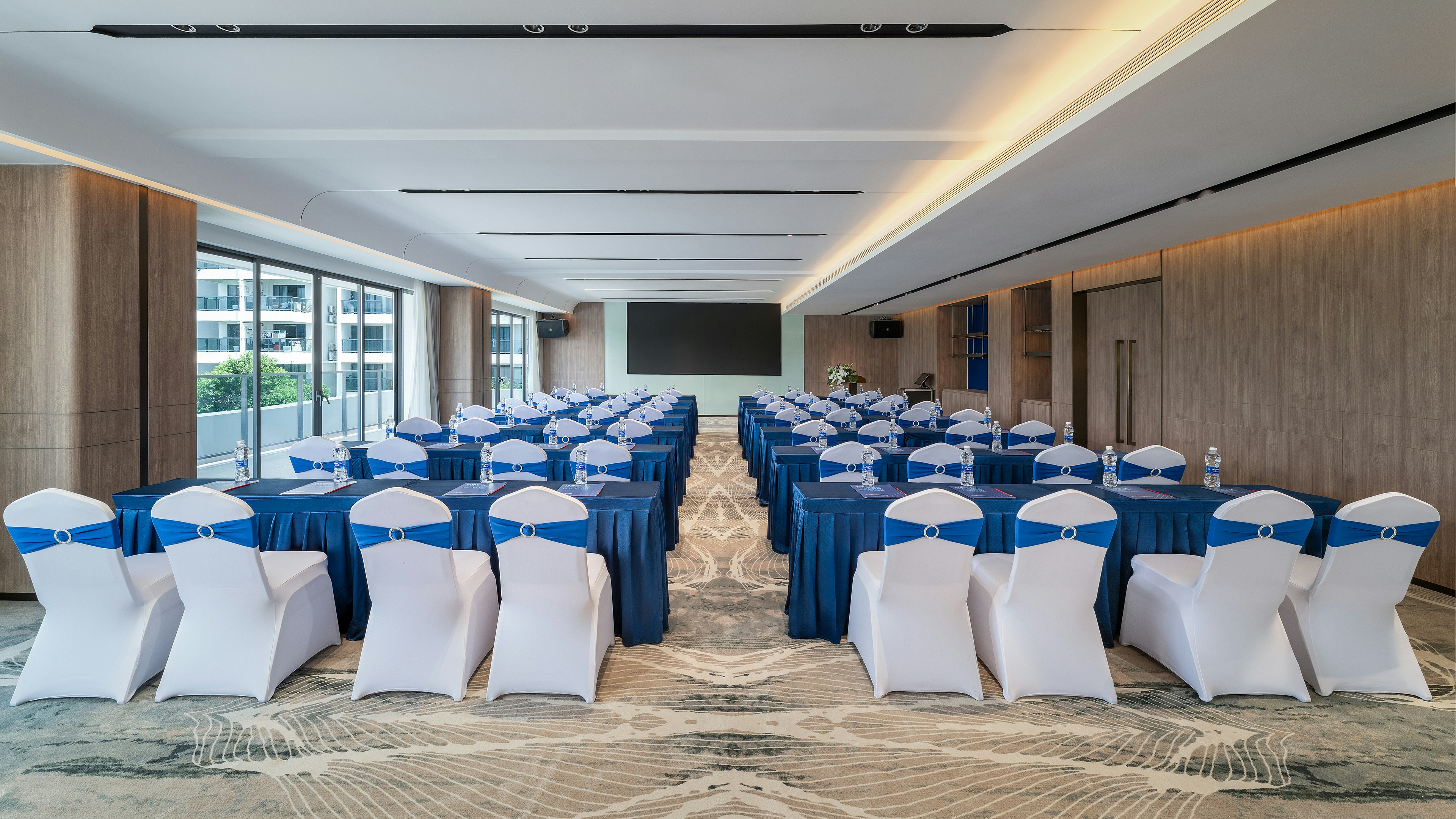 Holiday Inn Express JIANGMEN YINHU BAY 40/50
