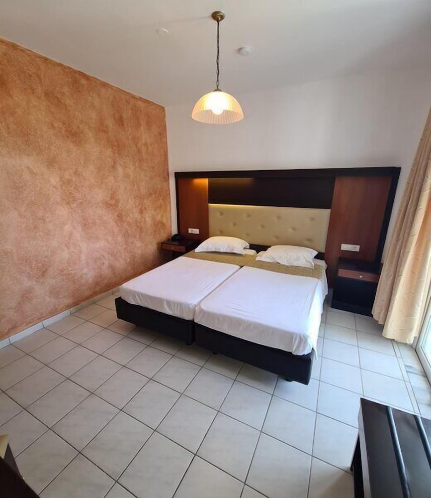 Corali Hotel 28/63