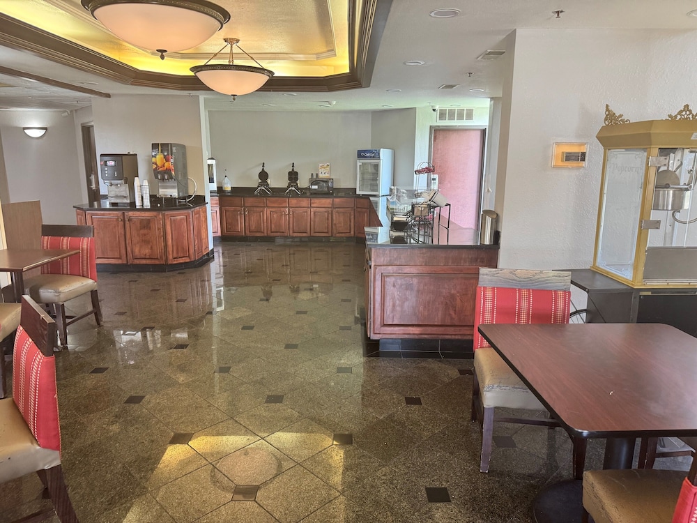 AmericInn by Wyndham Memphis East 23/33