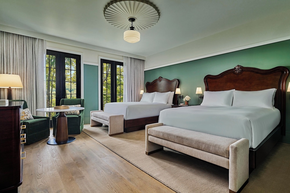 Estate, 2 Queen Beds