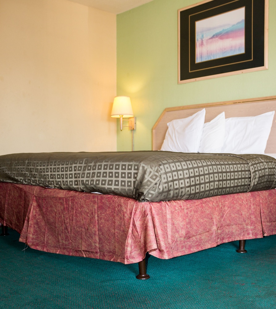 RODEWAY INN MUSKOGEE 8/39