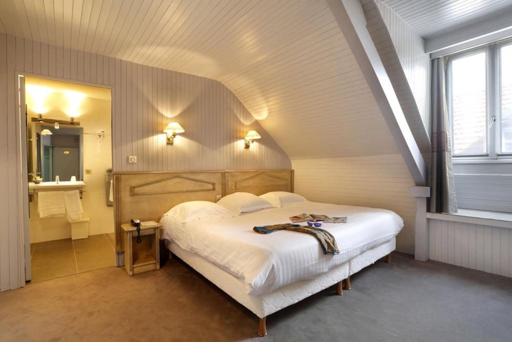 Inter Hotel Le Roncevaux 11/30