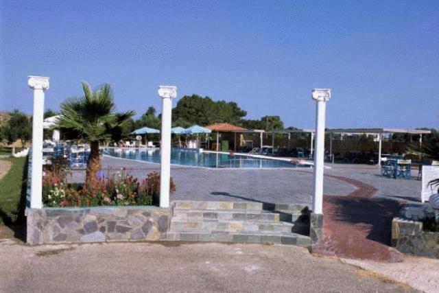 Lintzi Hotel 36/55
