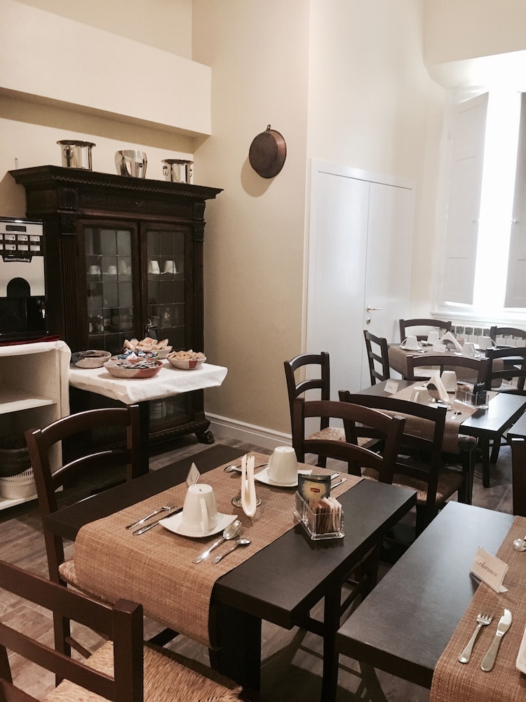 N4u Guest House 38/50