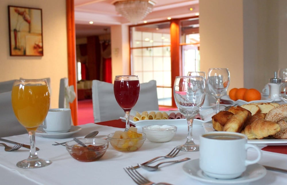 Famissi Eden Hotel 36/47