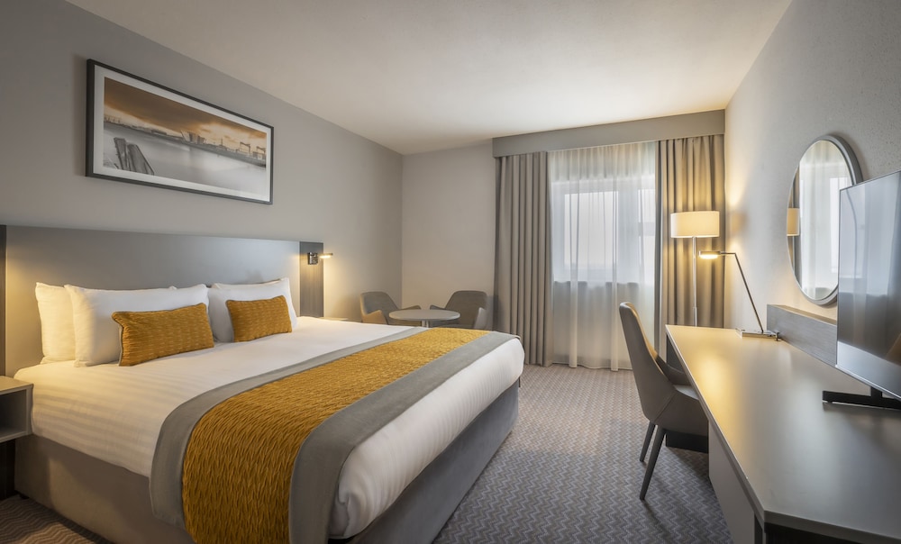 EXECUTIVE, DOUBLE BED