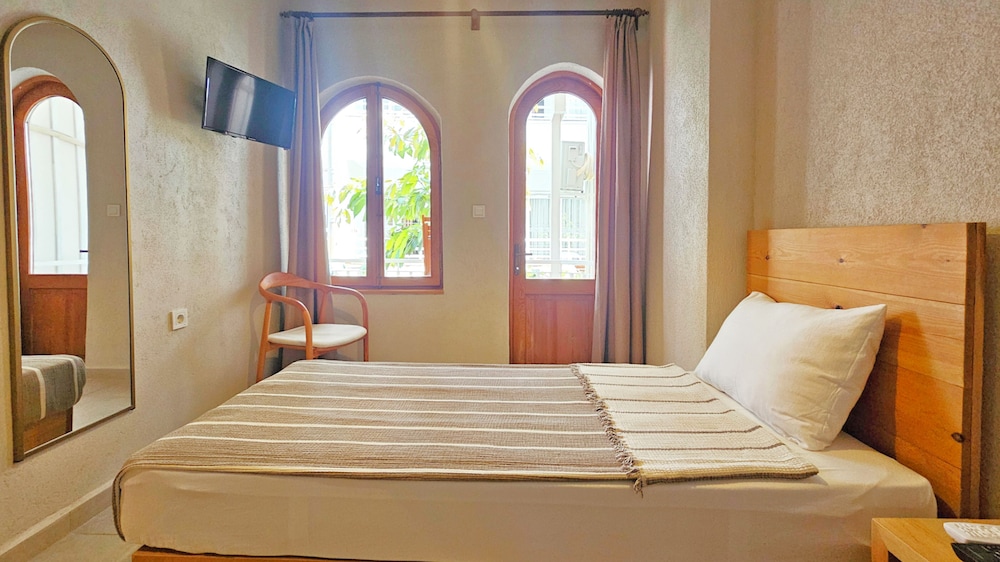 Nephos Hotel 15/50