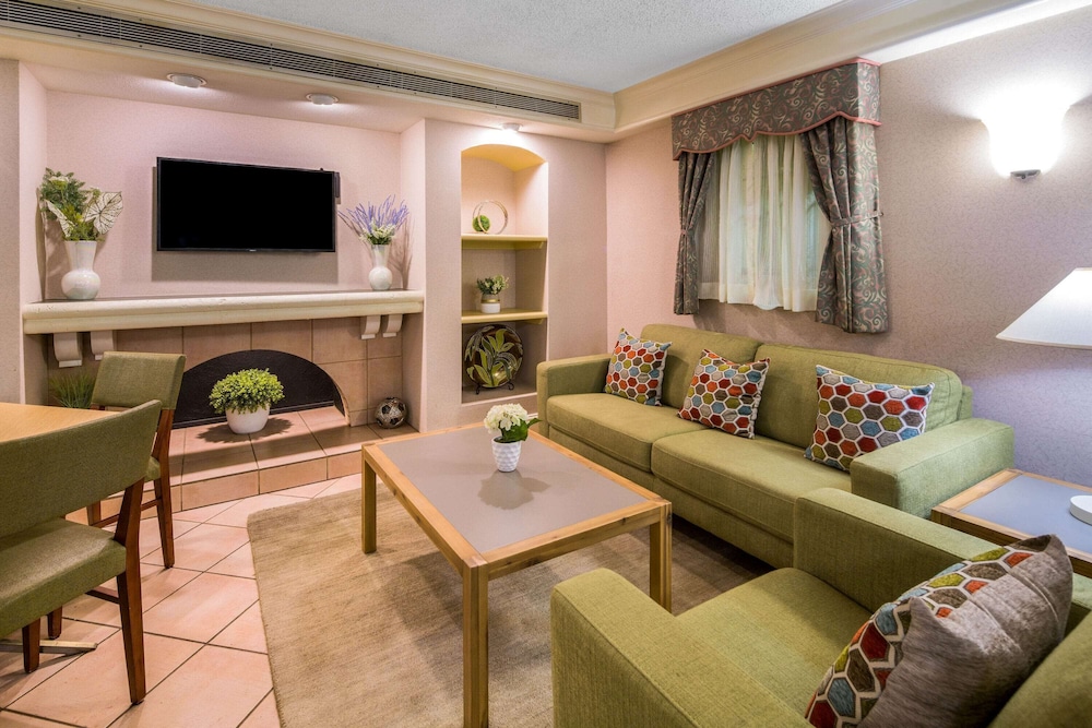 Days Inn by Wyndham San Diego Vista 31/46