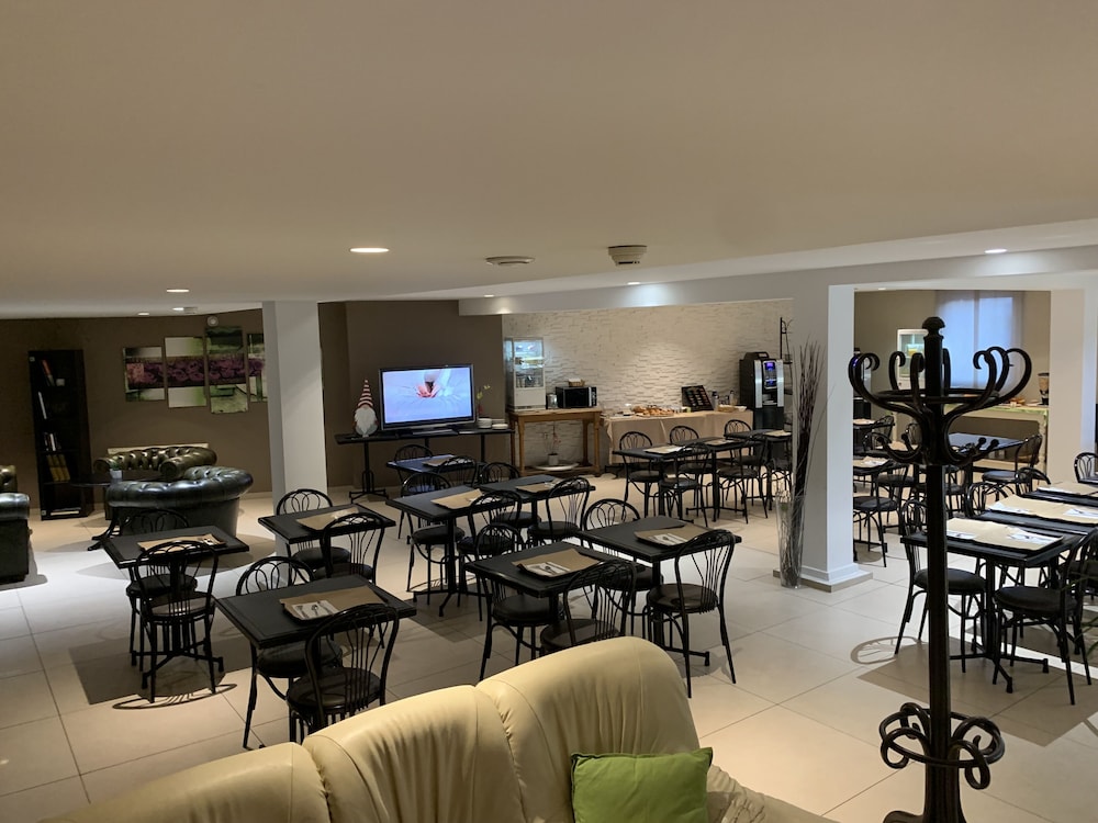 Hotel des Etats Unis 29/36