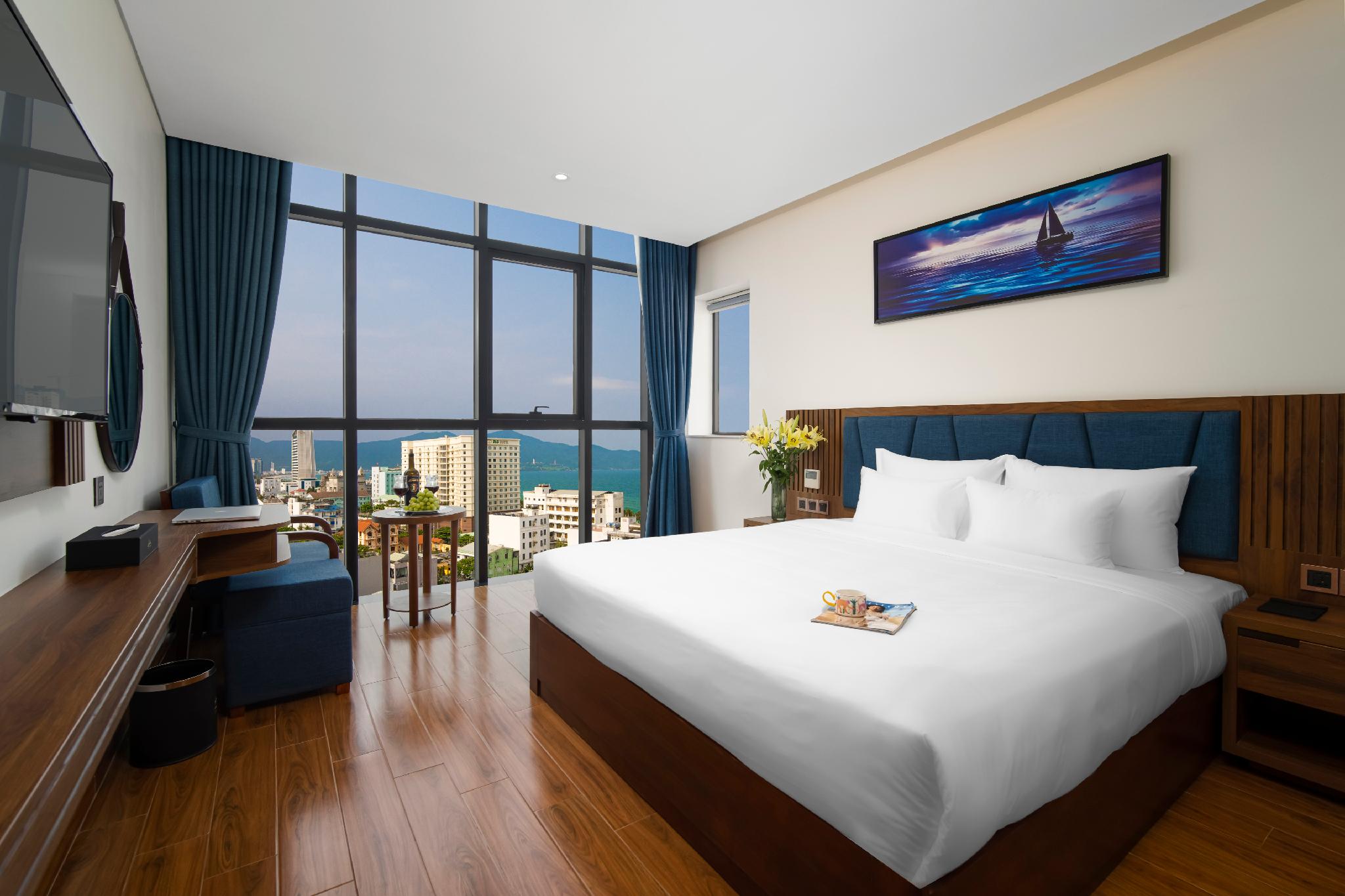 Suite, King Bed, Queen Bed, Sea Side, Bathtub