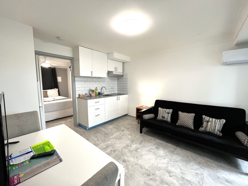 Broadwater Keys 48/72