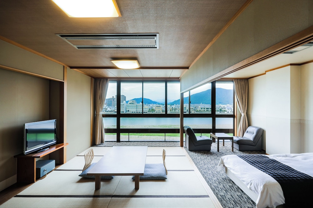 JAPANESE WESTERN, STANDARD, RIVER VIEW