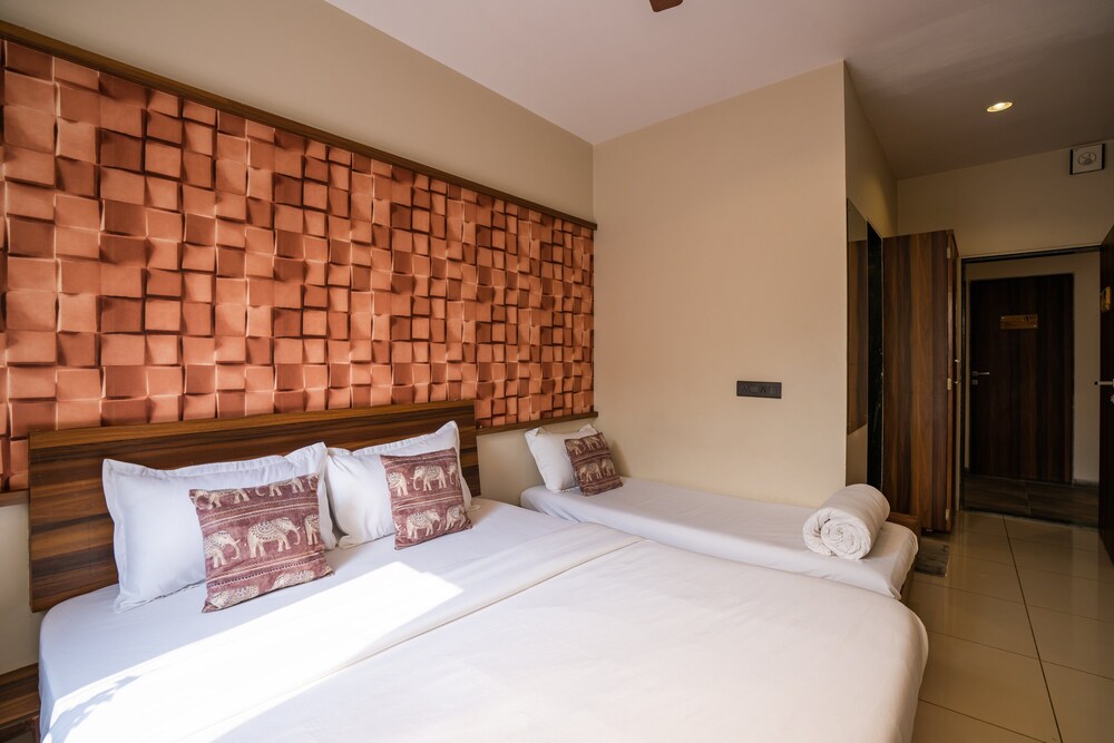 Zostel Mumbai 12/50