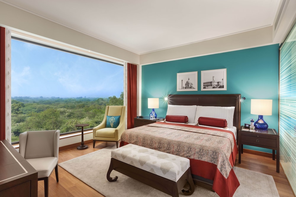 OBEROI, SUITE