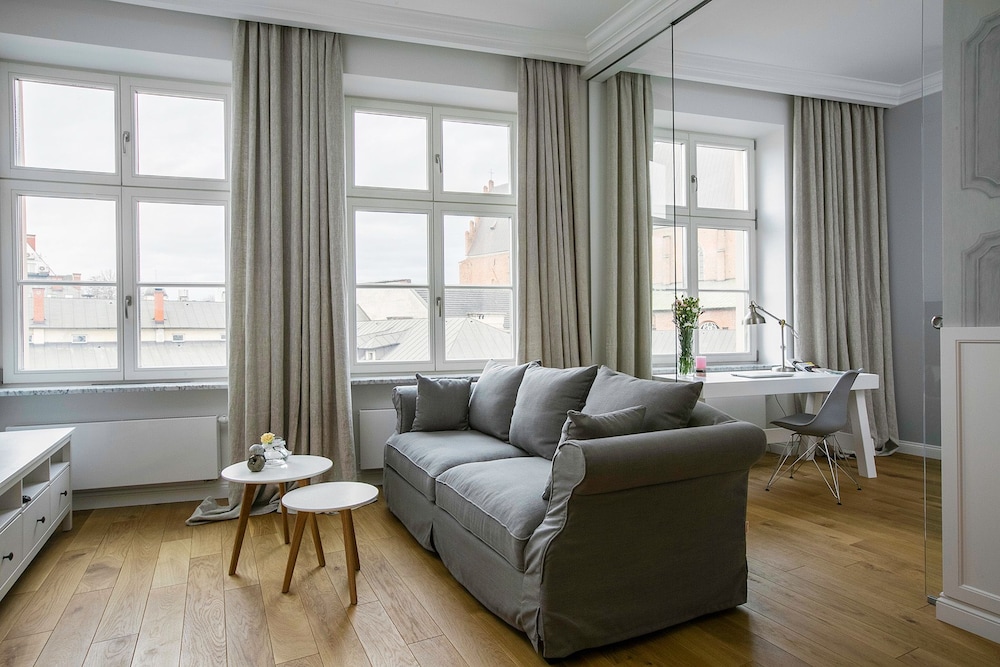 Luxury Mint Apartments Main Square 27/50