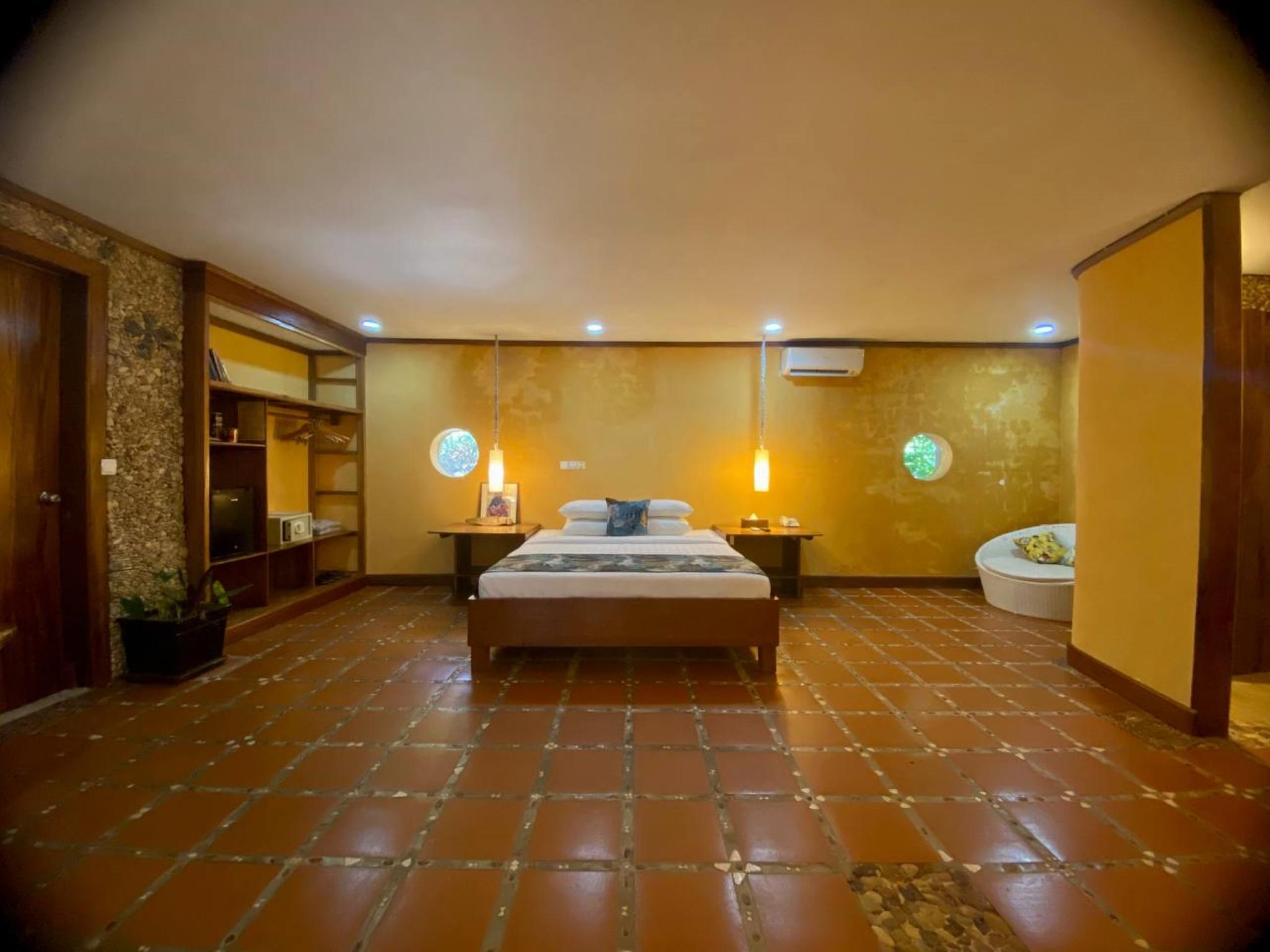 Retreat, Family, Suite