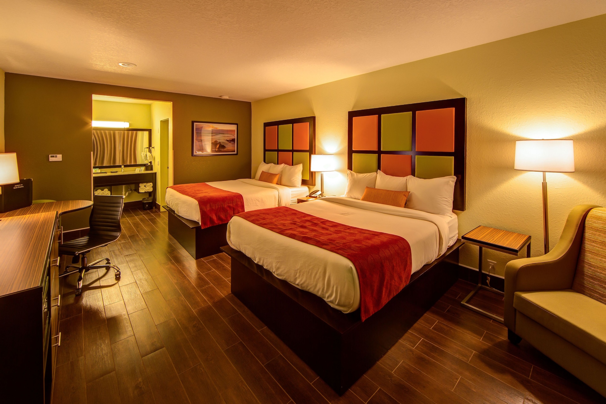 STANDARD, 2 QUEEN BEDS