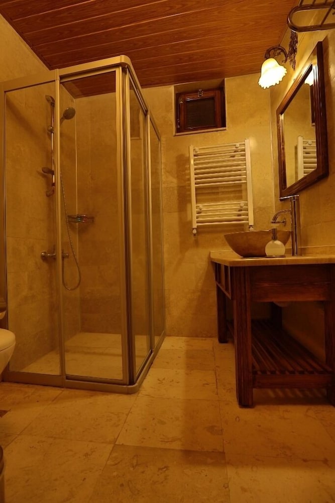 Safran Cave Hotel 24/50
