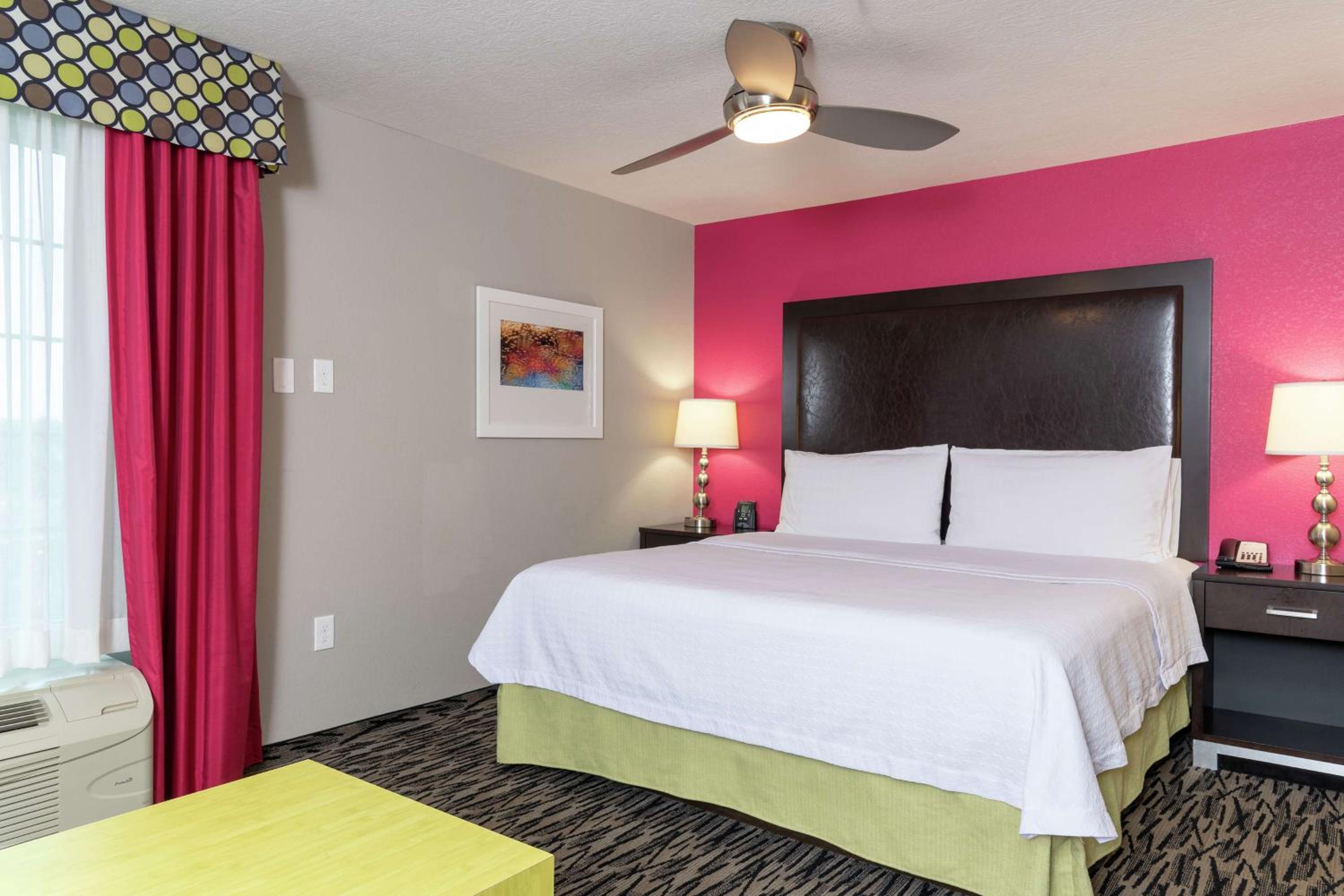 STUDIO, SUITE, KING BED, ACCESSIBLE
