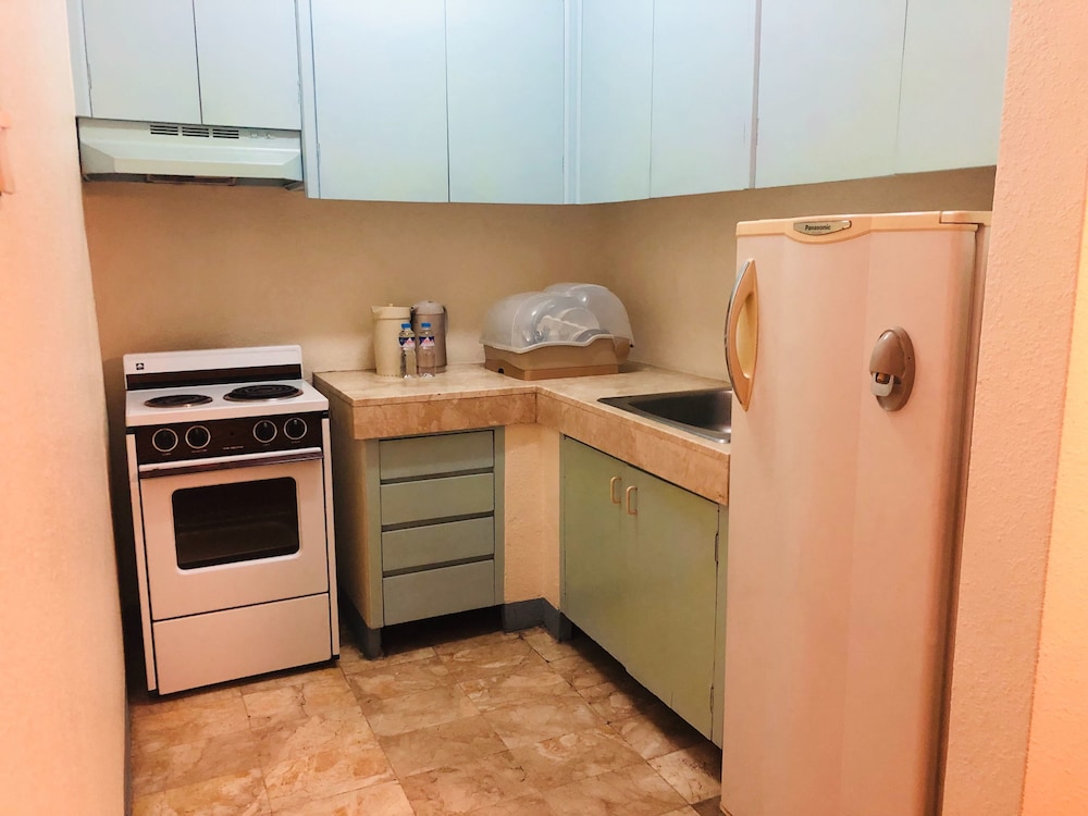 Sunny Bay Suites 17/33