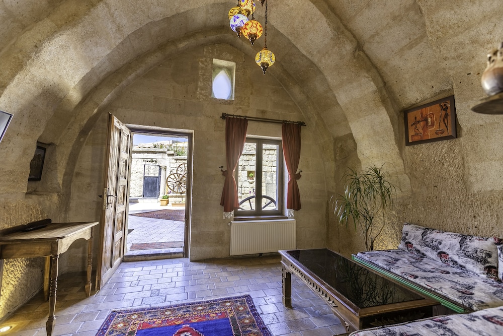 Mystic Cave House Hotel 13/50