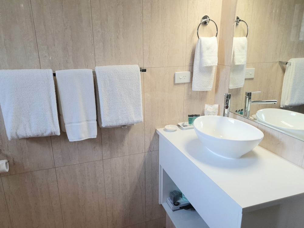 Mcnevin S Maryborough Motel 69/69