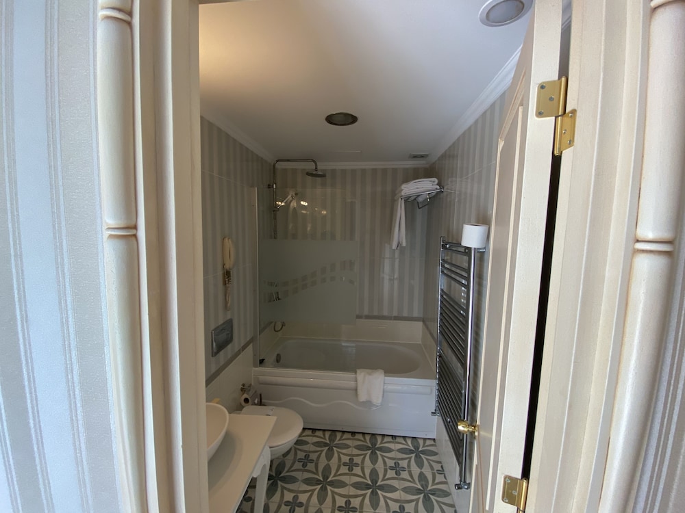 Muyan Suites 17/68