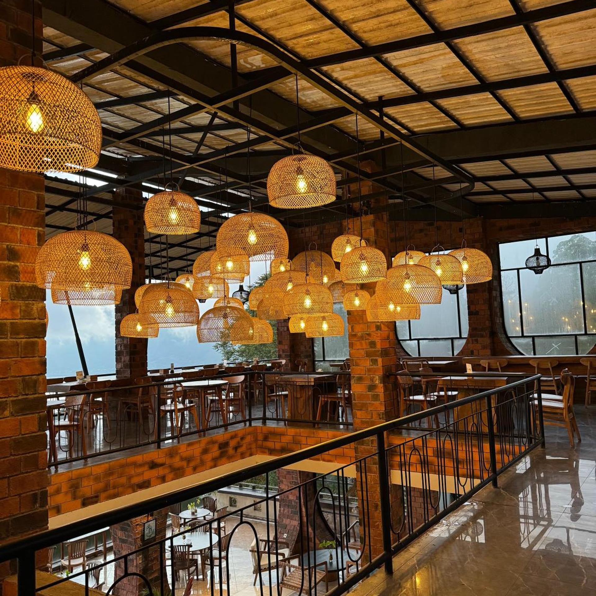 Caldera Hotel & Restaurant 35/50