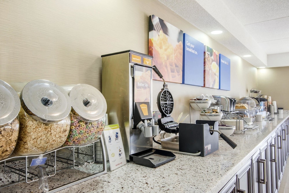 Comfort Inn North Bay 33/44
