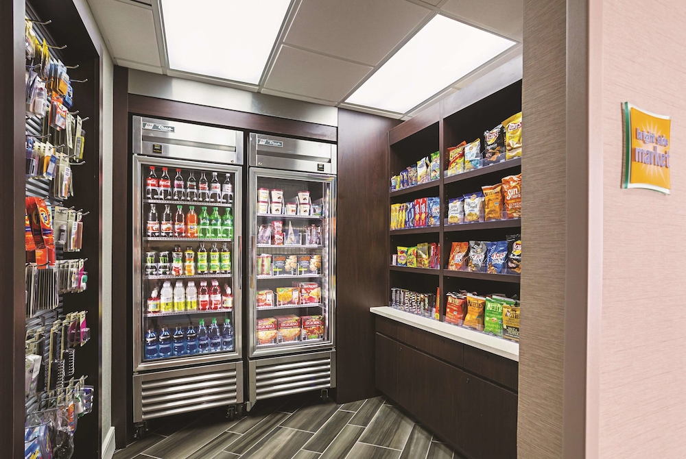 La Quinta Inn Suites By Wyndham Dallas Plano West 36/45