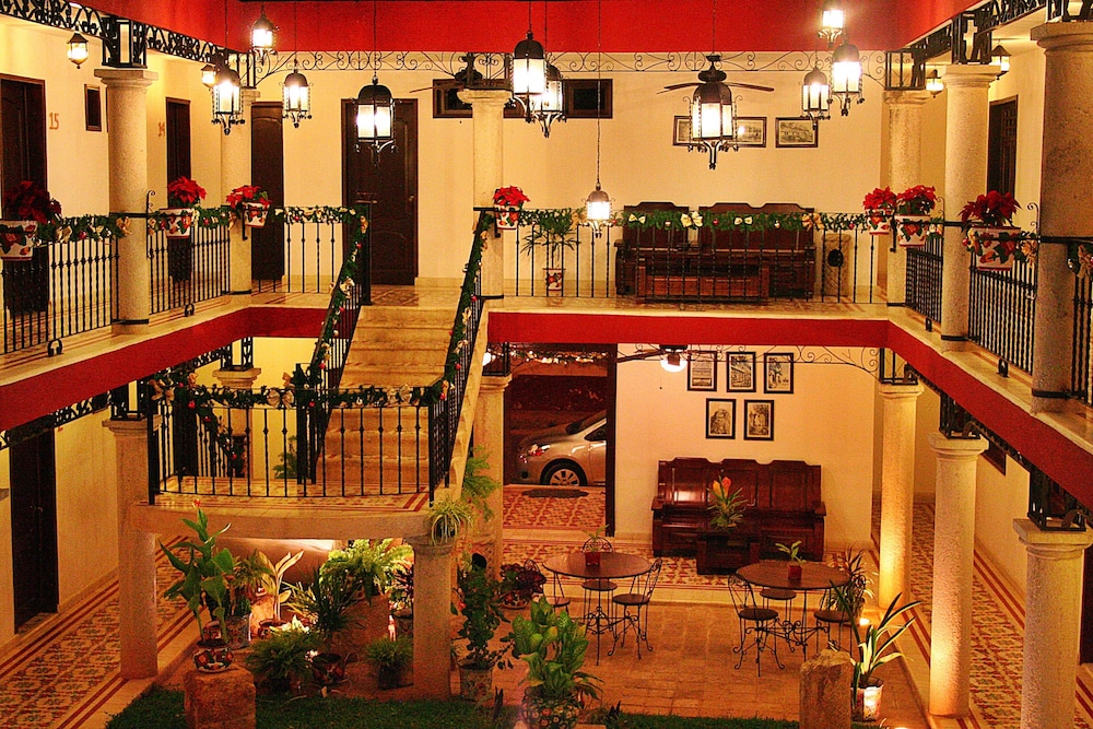 La Aurora Hotel Colonial 7/61