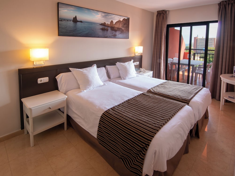 Fuengirola Beach Aparthotel 13/48