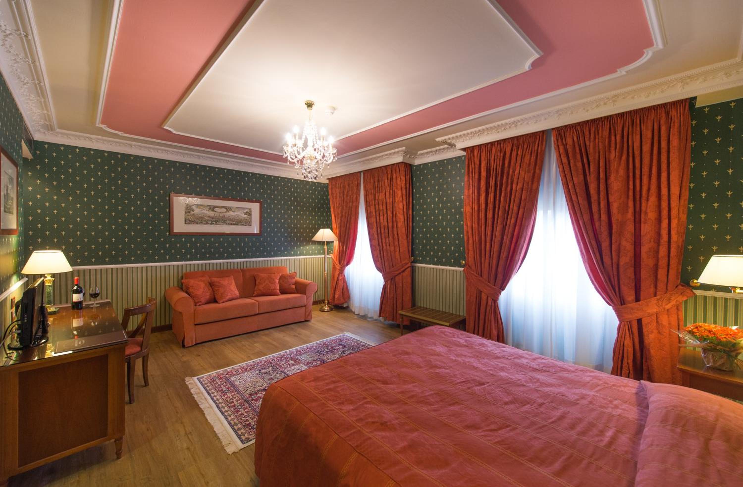 غرفة عائلية، Strozzi Palace Hotel 5/6