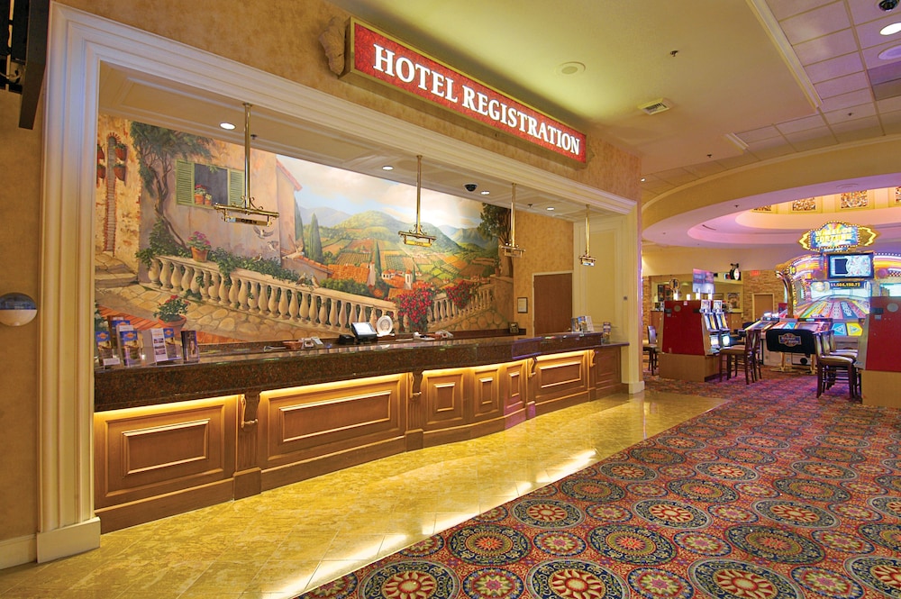 Suncoast Hotel And Casino 4/44