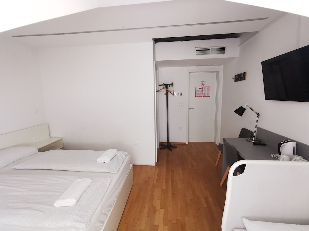 Rooms Sincere 1830 9/25