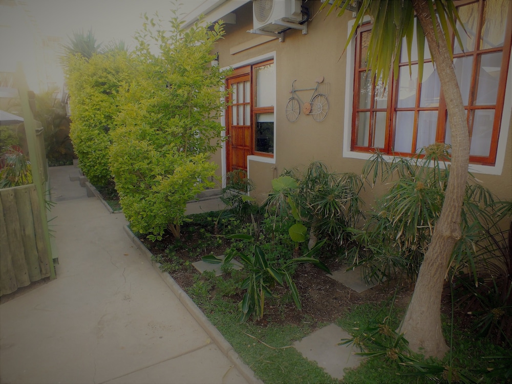 Uzuri Guesthouse 43/47