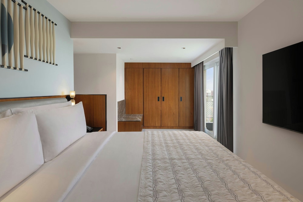2 Bedrooms, Presidential, Backwater, Suite, Balcony
