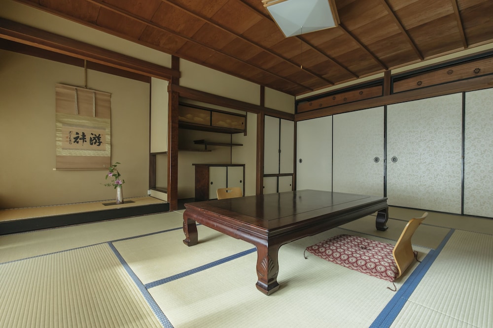 Toshiharu Ryokan 22/50