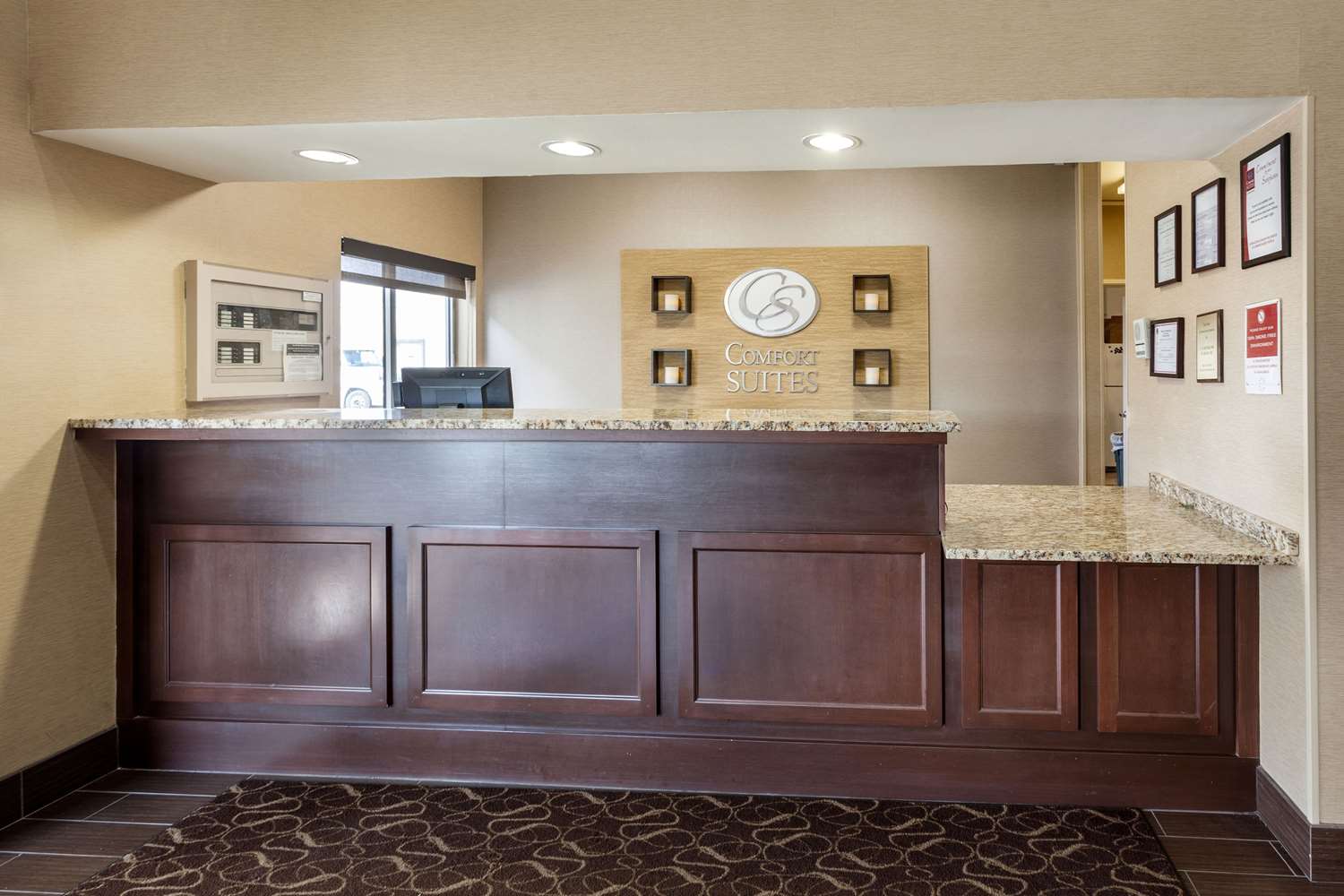 Comfort Suites Lincoln North 1/10
