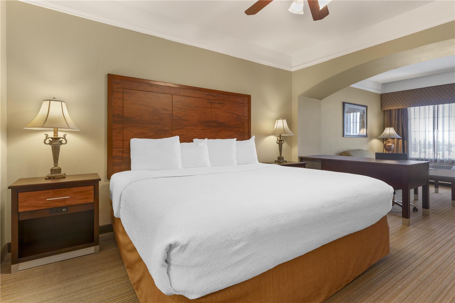 Mini, Suite, King Bed, Sofa