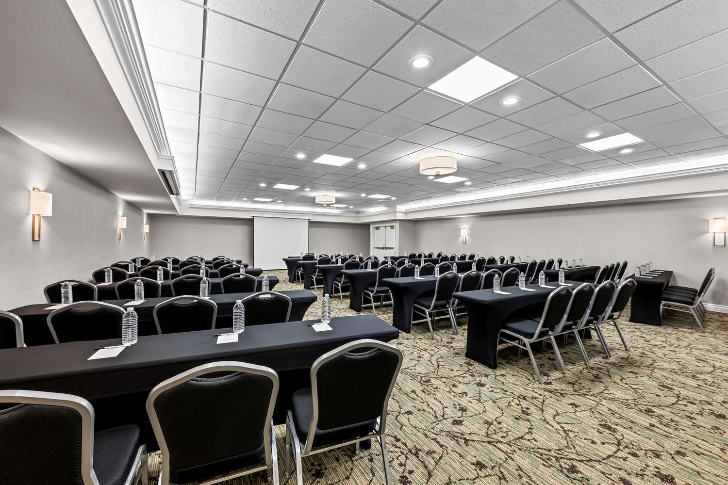 Best Western Plus Puyallup Hotel 28/35