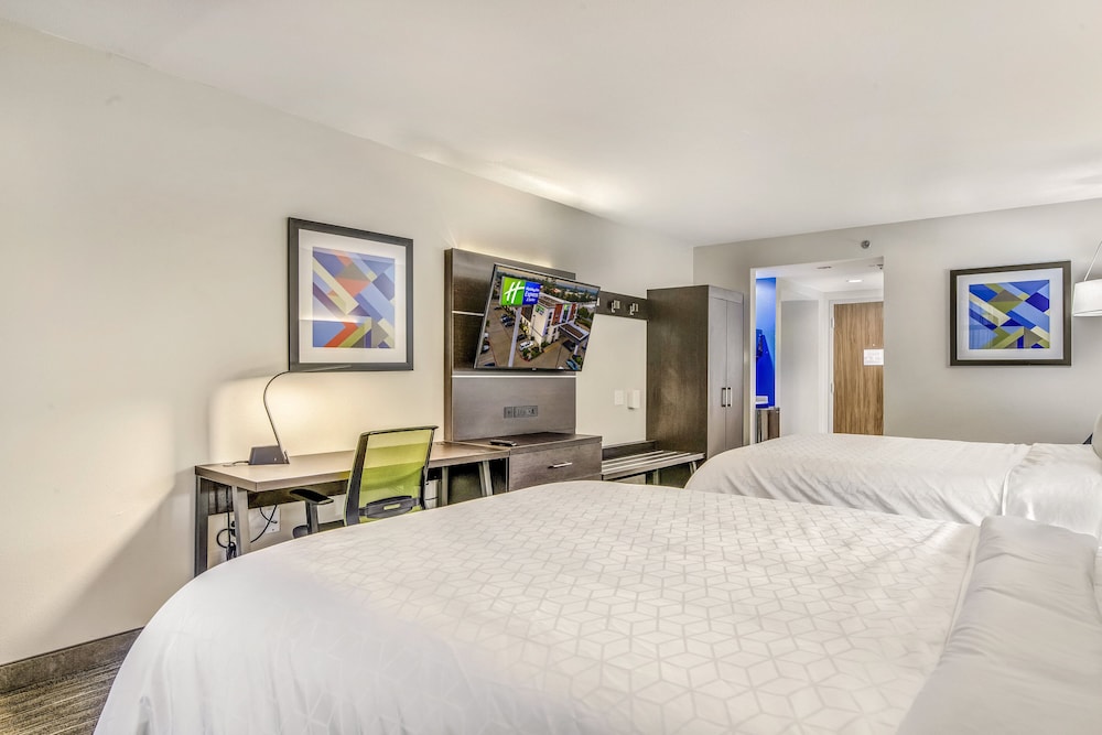 Holiday Inn Express and Suites Longview North 19/58
