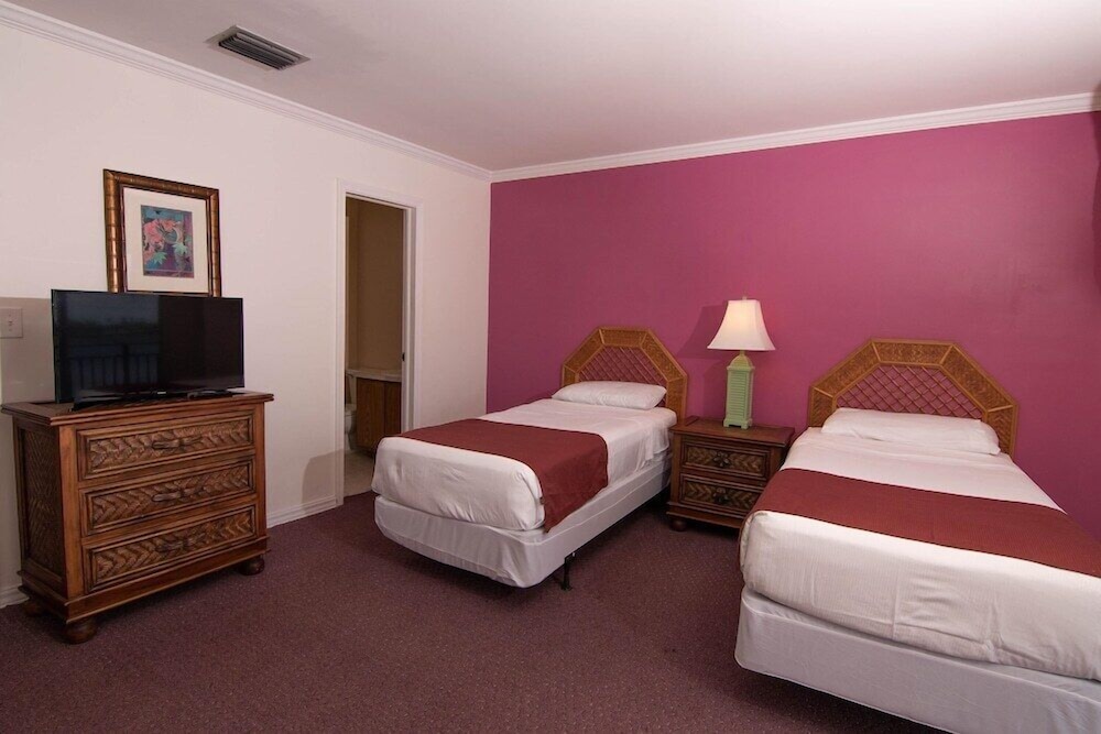 PALM BEACH WATERFRONT SUITES 22/67