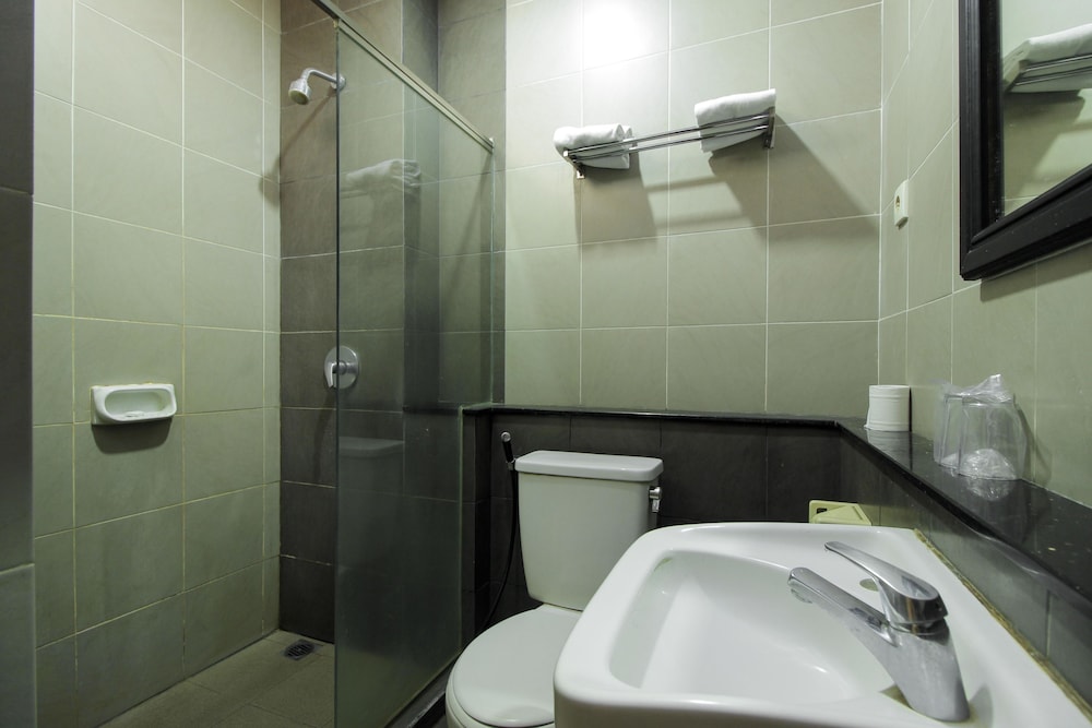 Reddoorz Plus Near Gbk Senayan 47/47